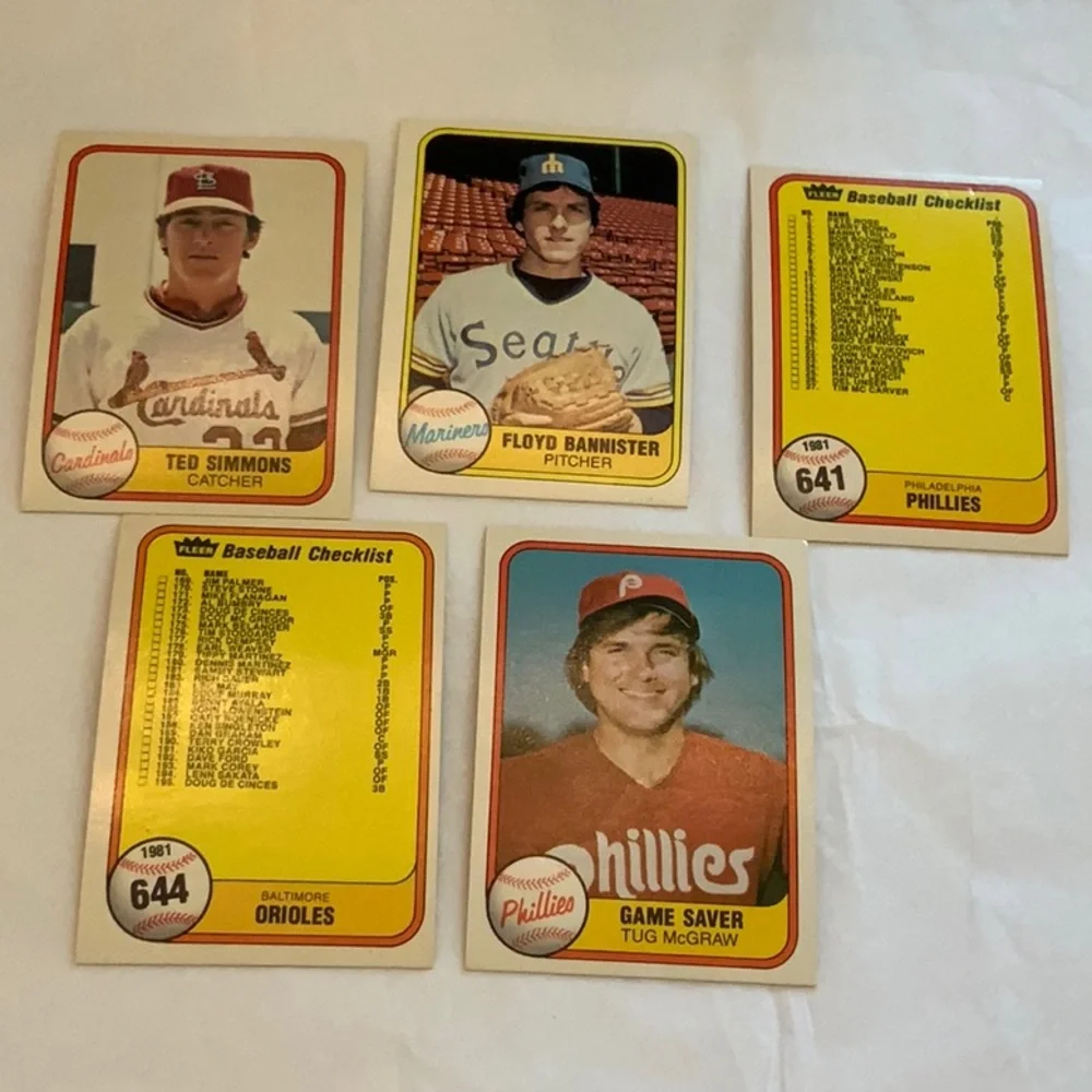 Bundle of Baseball Cards Lot 25